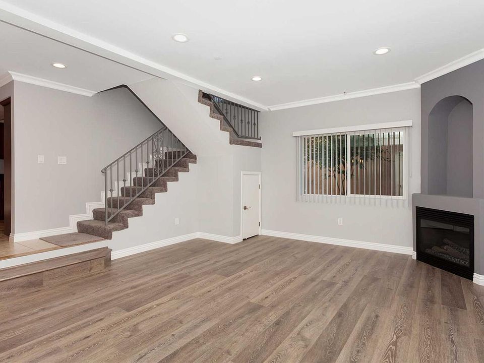 1st image of 10244 Hillhaven Ave APT 4