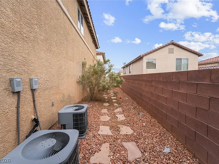 7858 Windhamridge Dr — Photo 19