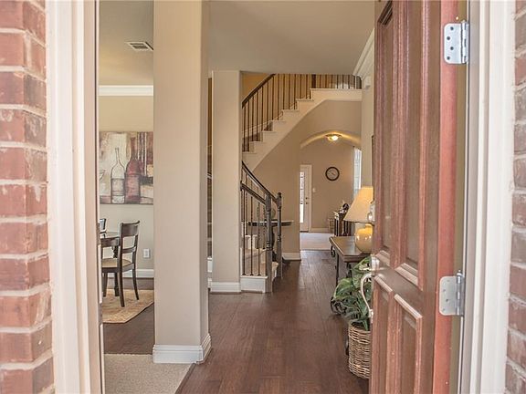 3rd image of 9794 Royalwood Ln