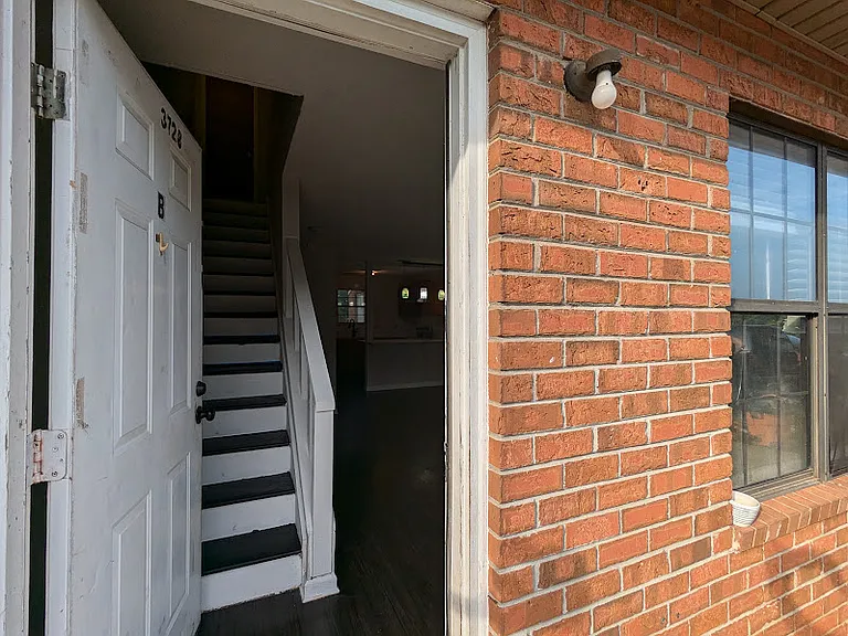 3728 Oakwood Hills Dr #B — Photo 15