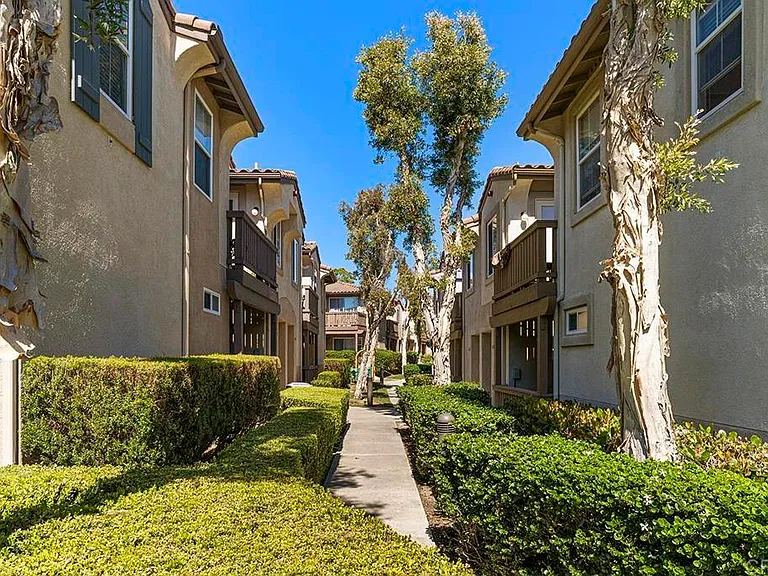 6113 Paseo Granito — Photo 2