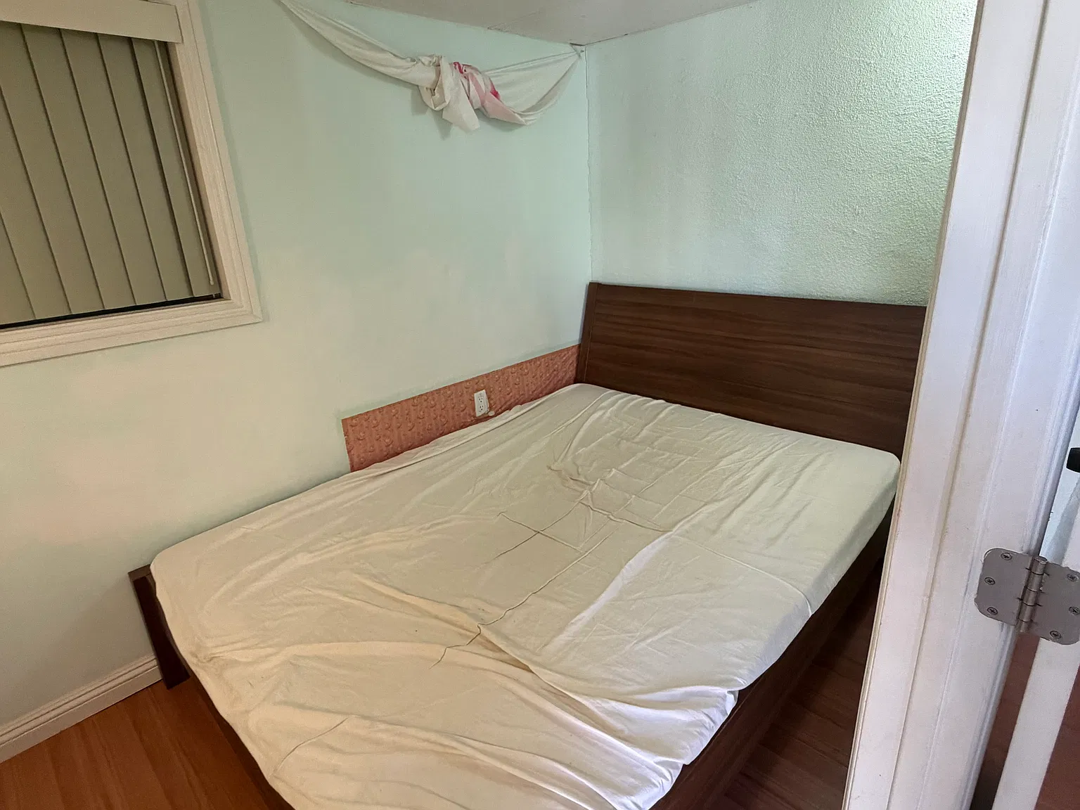 2 bed, 350 sqft, $1,350 — Photo 2