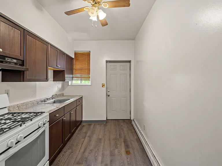 2232 Woodstock Avenue — Photo 10