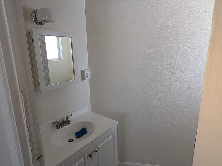726 N 3rd St #2 — Photo 6