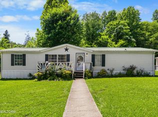 327 Ridenour Ln, Jacksboro, TN 37757