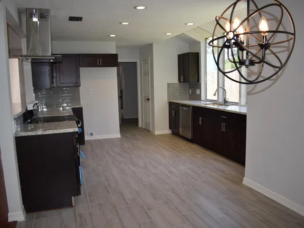 15807 Mill Hollow Dr, Houston, TX 77084