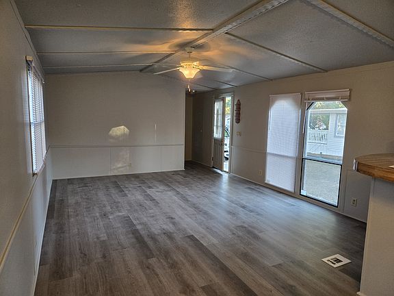 3rd image of 115 NE 77th St
