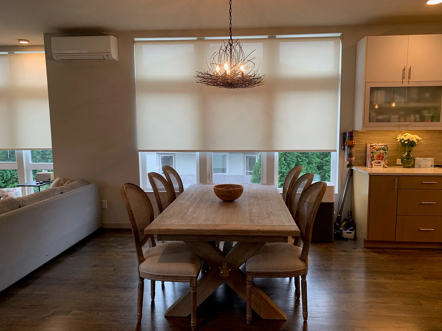 4 bed, 1970 sqft, $4,700 — Photo 2