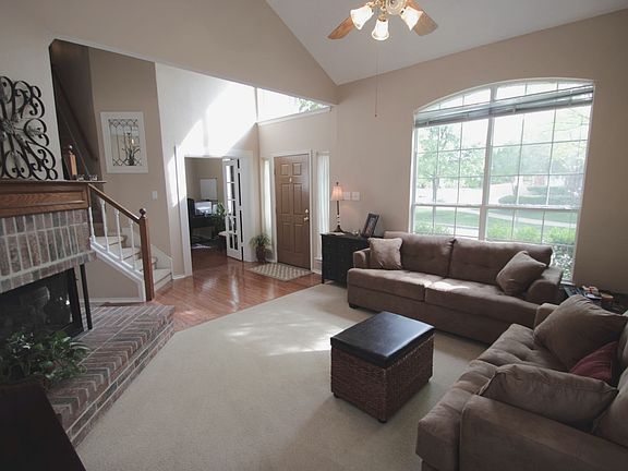5th image of 2902 Daisy Ct