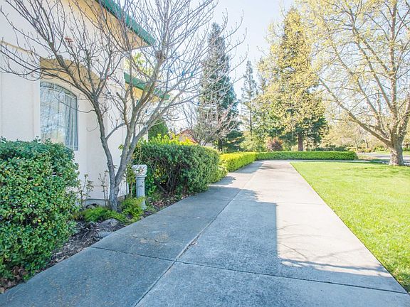 3rd image of 8211 Ardenness Dr