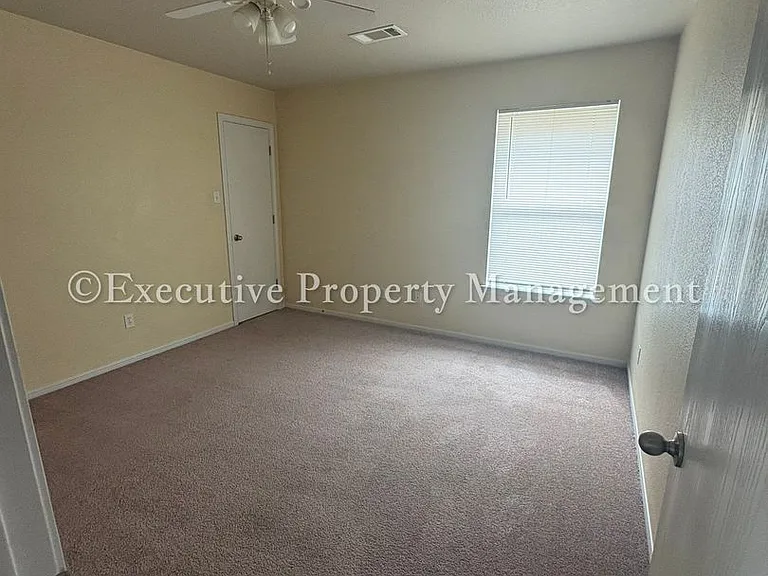 208 Janelle Dr — Photo 13