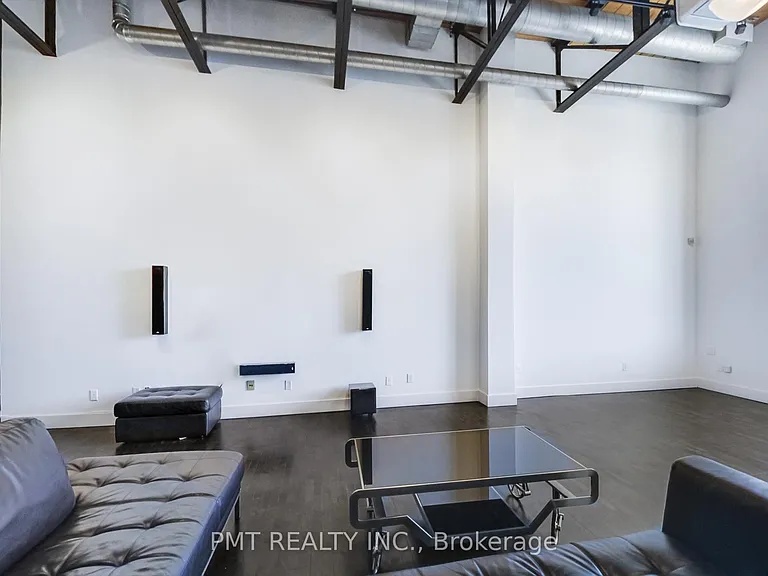 676 Richmond St W #210 — Photo 8