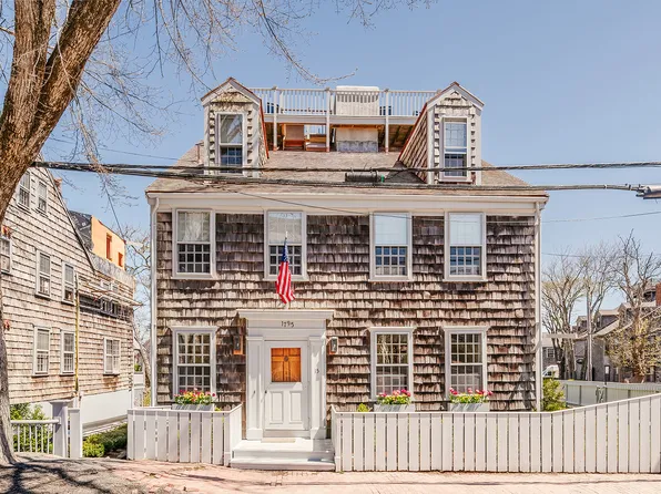 15 N Water St, Nantucket, MA 02554