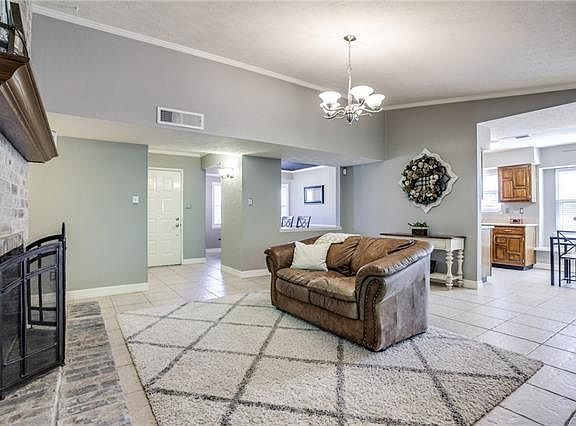 4th image of 4501 Crowley Dr