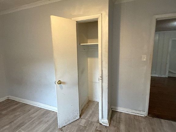 3rd image of 719 Craft Rd