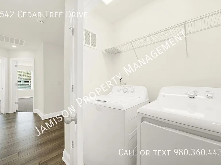 1542 Cedar Tree Dr — Photo 17