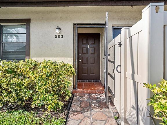 3rd image of 593 Banks Road #593