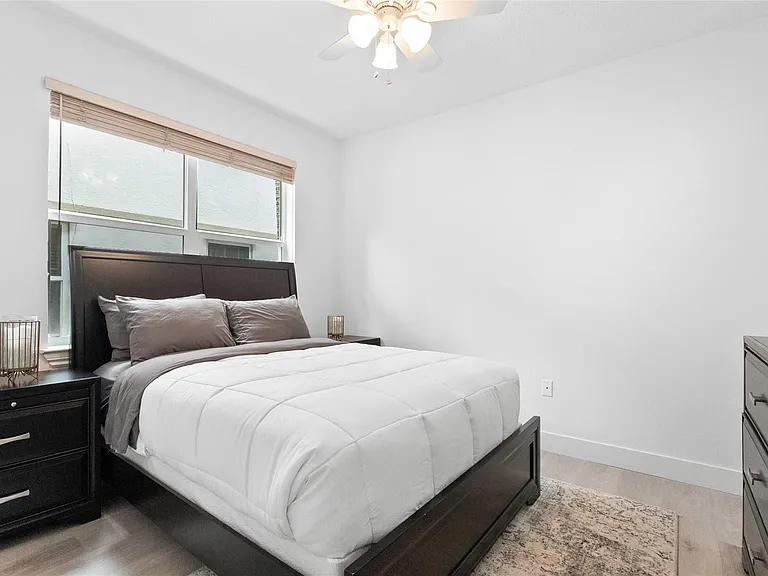 417 SW 8th St #417 — Photo 2