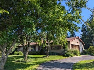 1672 Monroe Dr, Waterville, IA 52170