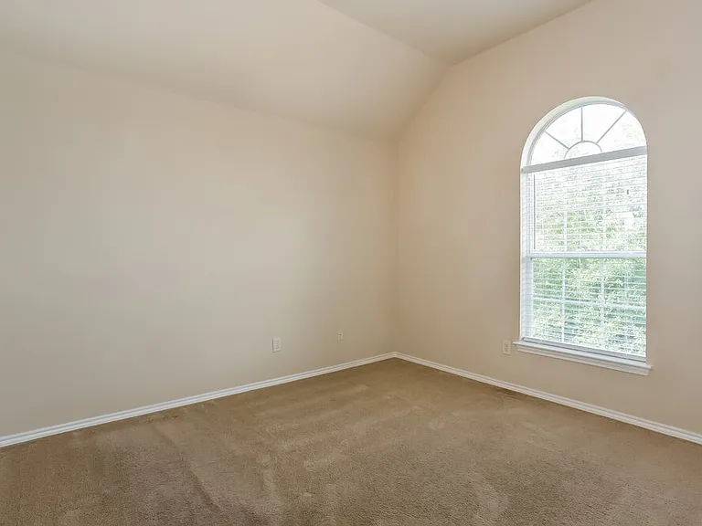 9510 Wakefield Village Dr — Photo 12