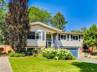 1307 W Heather Ln, Arlington Heights, IL 60005