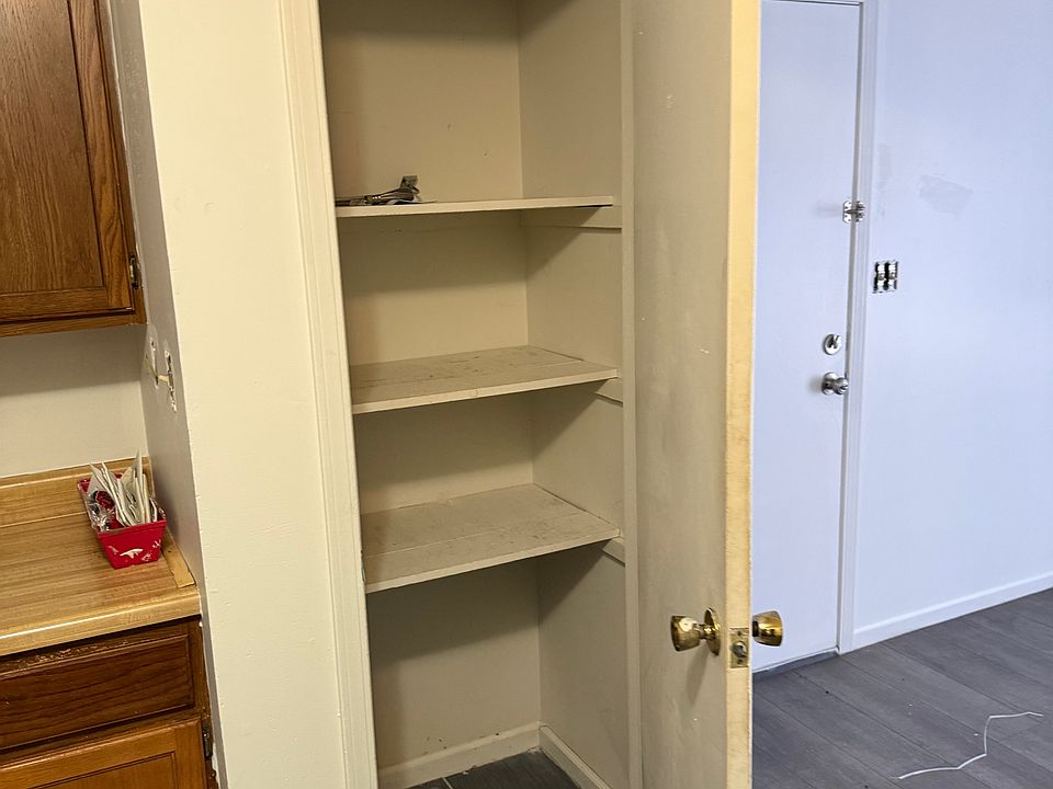 1st image of 502 Columbia Dr APT E