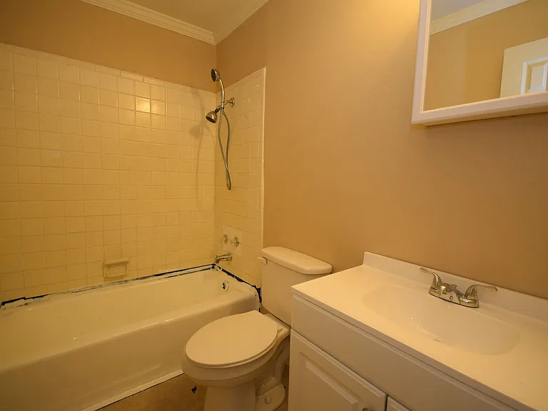 132 Wilson St — Photo 4