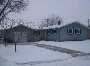 606 15th St SE, Jamestown, ND 58401