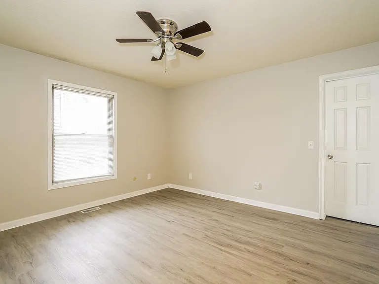 5342 Villa Ct — Photo 12