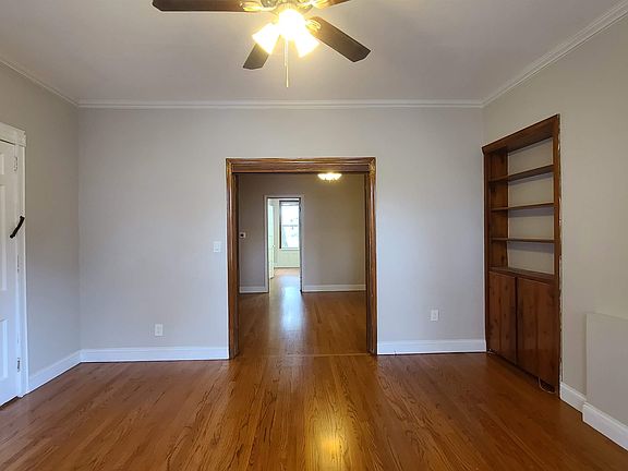 4th image of 476 Gregory Ave APT 1