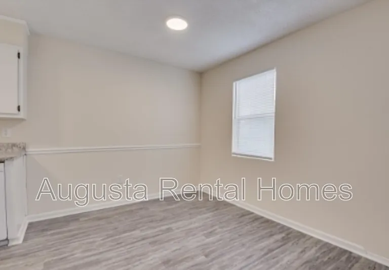 2575 1/2 Tobacco Rd #A — Photo 5