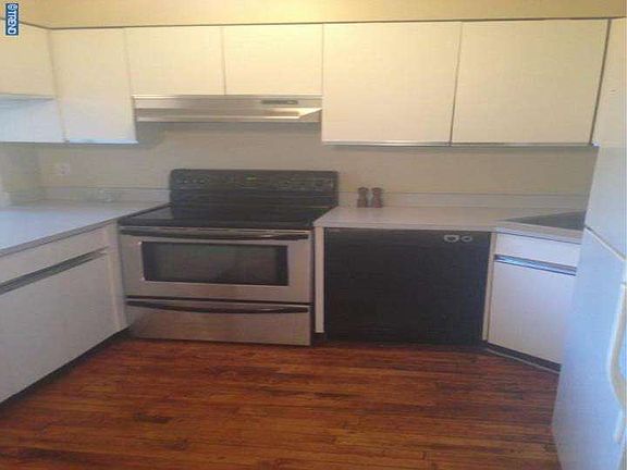 5th image of 1238 Callowhill St Suite 201