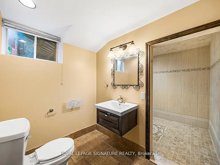 21 Broadlands Blvd — Photo 32