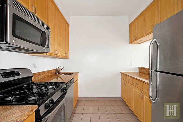 Rented by Halstead Real Estate | media 6