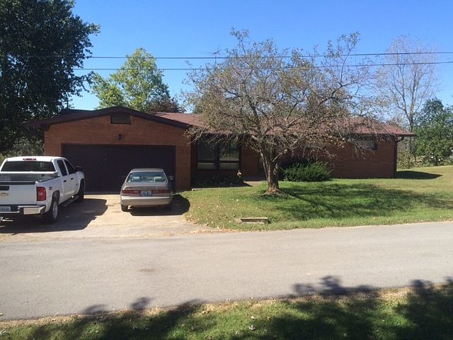 1st image of 713 Creek St