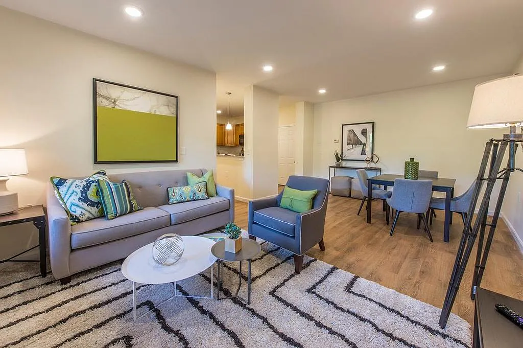 2 bed, 1000 sqft, $2,750 — Photo 3