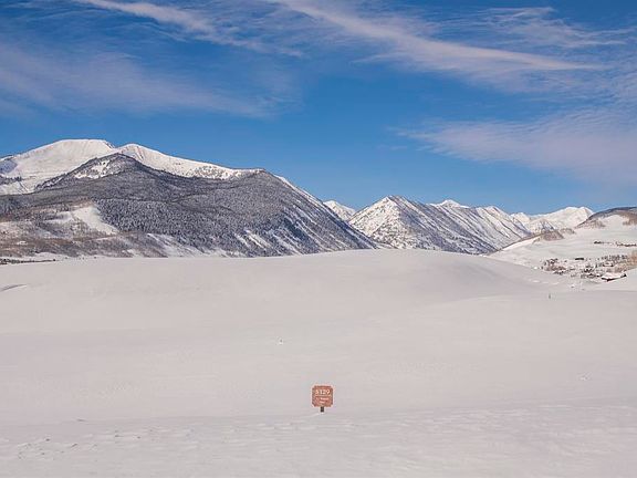 2nd image of 11 Wapiti Way
