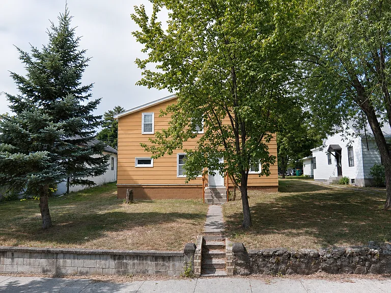 407 7th St NE Staples, MN 56479 — Photo 12