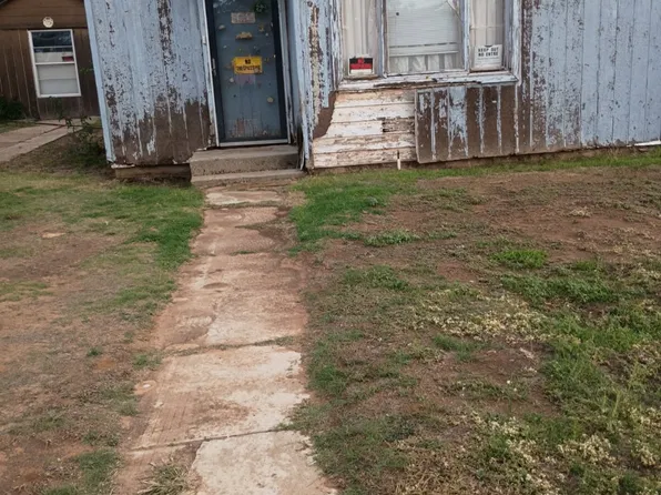 407 Wilson St, Sudan, TX 79371