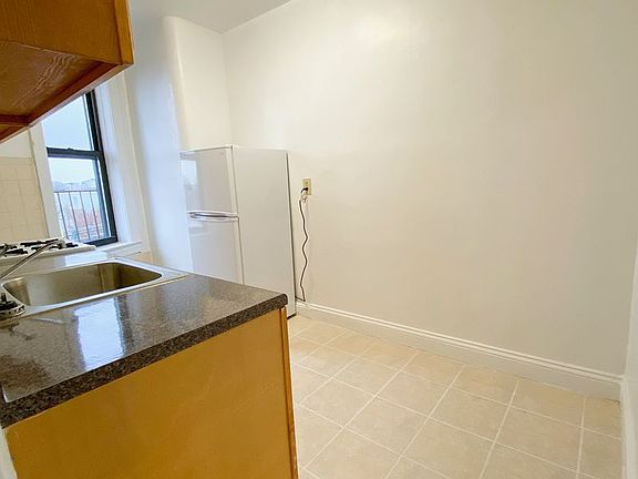 3rd image of 4121 54th St APT 4D