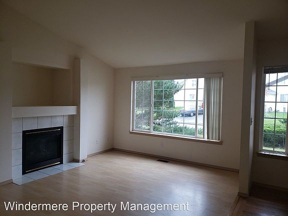 2nd image of 1120 Eaglecrest Pl