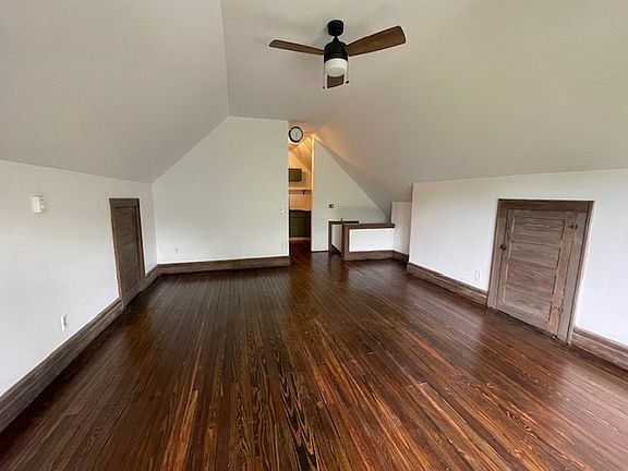 3rd image of 1707 E Long St