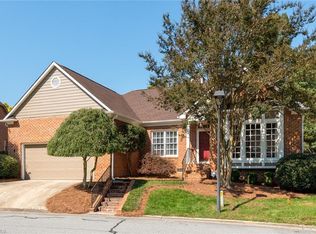 915 Flicker Ln, High Point, NC 27262