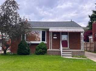1064 15th St, Wyandotte, MI 48192