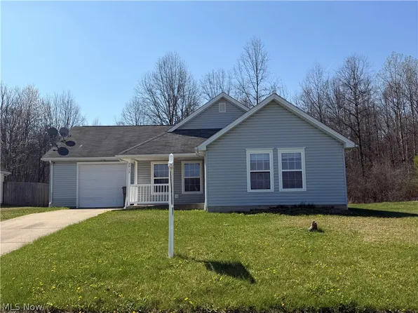2915 Megan Cir, Youngstown, OH 44505