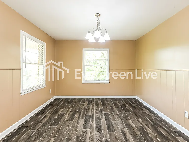 145 Grainger Dr — Photo 5
