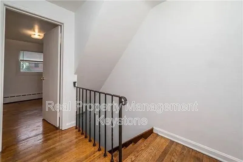 3 bed, 1.0 bath, 1530 sqft, $1,650 — Photo 4