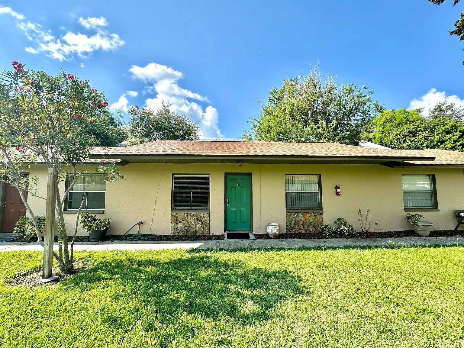 2 bed, 850 sqft, $1,495 — Photo 1