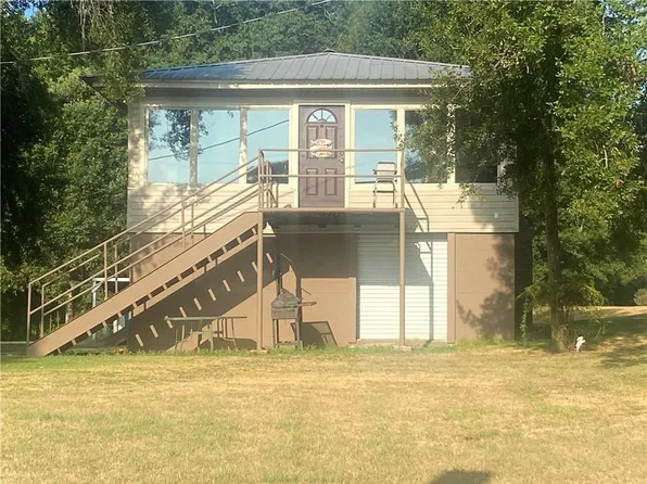 114 Grady Dowden Rd, Campti, LA 71411