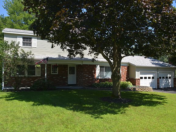 3rd image of 145 Wood Dale Dr